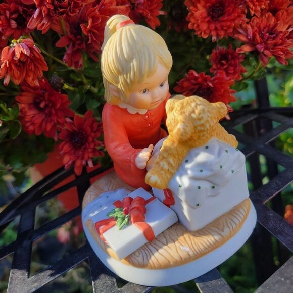 Teddy's First Christmas - Picture 6 of 9